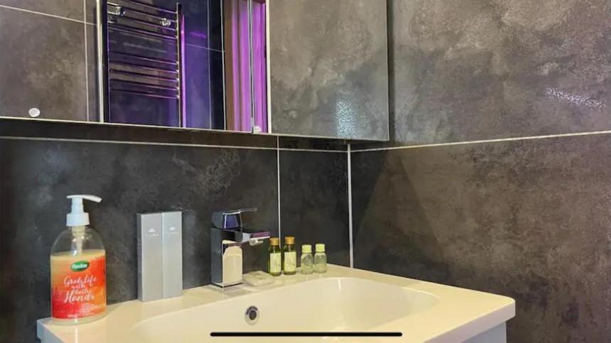 #5 Tgha Luxury One Bedroom Apartment In Athlone Exteriör bild